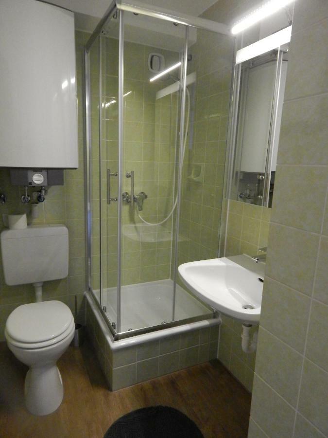 Free Apartment - Schoenblick Bad Urach Kültér fotó